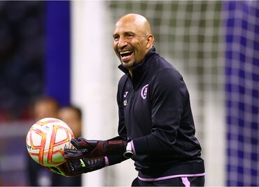 'Conejo' Pérez revela que se probó como defensa en un equipo de la Liga MX