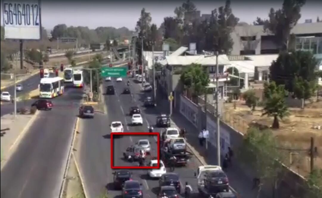 A través de las cámaras del C5 de la dependencia visualizó el percance, por lo que ya se realizan las indagatorias correspondientes para detectar el trayecto del posible implicado y lograr su detención. Foto: captura de video 