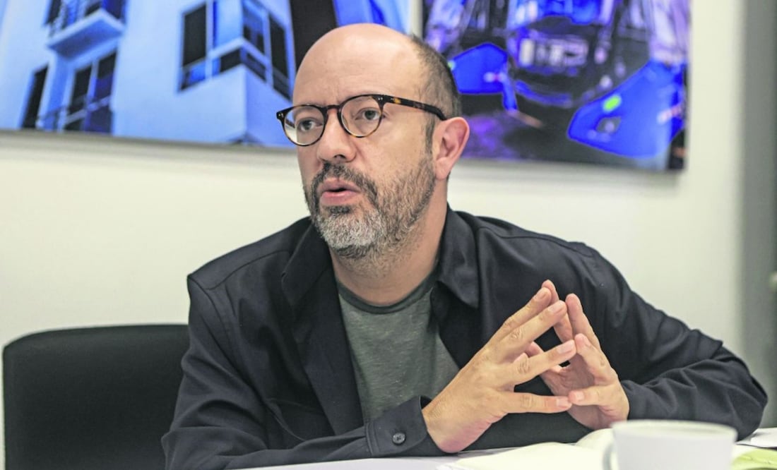 Inti Muñoz dijo que la asignación de viviendas en renta respetará el orden en el que se registren los jóvenes. Foto: Gabriel Pano | El Universal