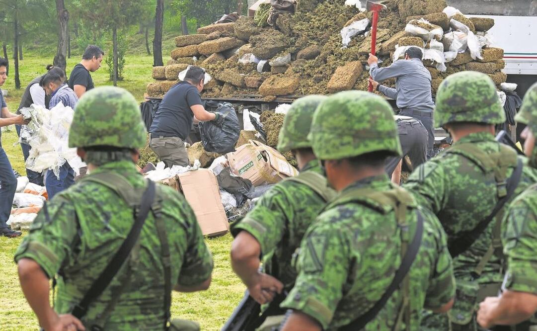 Los decomisos de drogas por parte de la Sedena no derivan de estrategias de carácter proactivo, sino de retenes, rondines y patrullajes, dicen especialistas.