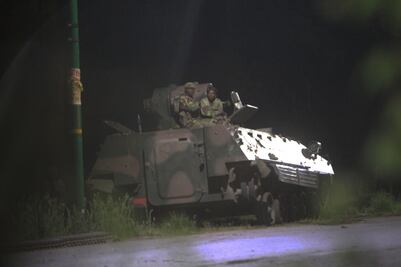 Militares de Zimbabue toman medios; dicen que no es golpe de estado 