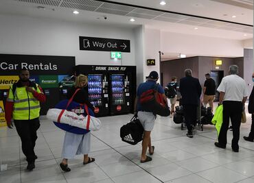 Nueva Zelanda impone confinamiento en su ciudad más grande por 3 casos de Covid-19