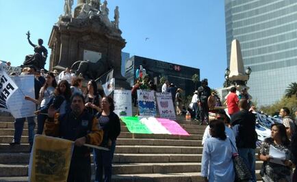 Taxistas protestan contra gasolinazo en Ángel de la Independencia 