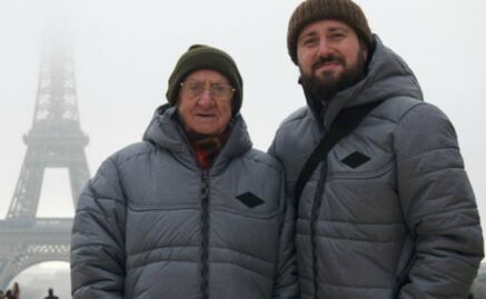 A los 97, abuelito viaja por el mundo con su nieto