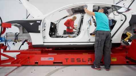 Tesla recortará a 7% de su personal 