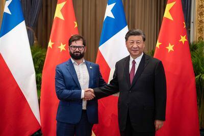 Xi Xinping y Boric se reúnen por primera vez en APEC y organizan visita a China