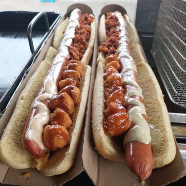 Hot dogs de medio metro ¿te atreves a probarlos?