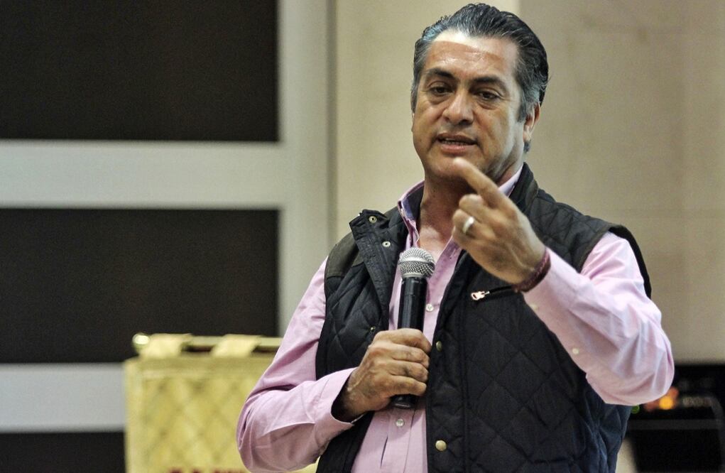 ¿Se cortará la mano El Bronco?
