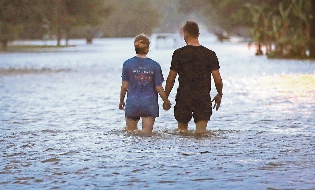 Deja sin luz a miles. Barr y provocó hasta el domingo que 143 mil 202 personas se quedarán sin corriente eléctrica en Louisiana. SCOTT OLSON. AFP