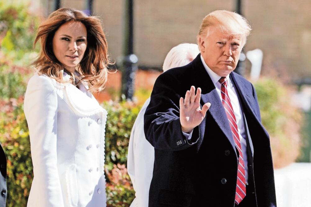 Cuestionado. La Casa Blanca salió a abogar por Trump, luego de que éste defendiera dichos racistas de periodistas (JOSHUA ROBERTS. REUTERS)