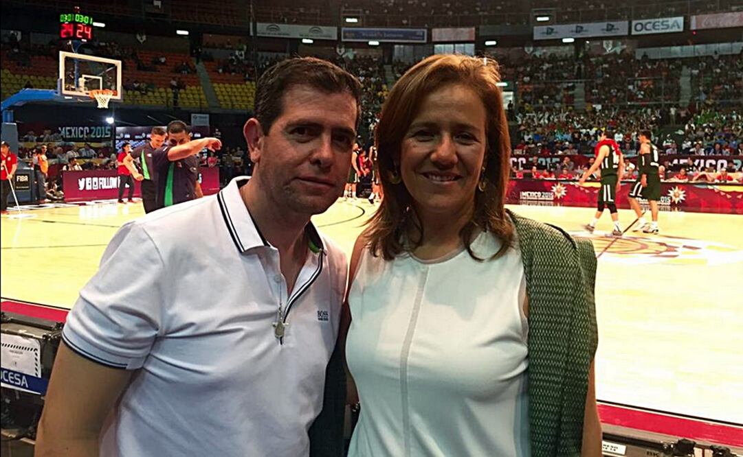 Comparte Castillo fotos con Zavala en partido