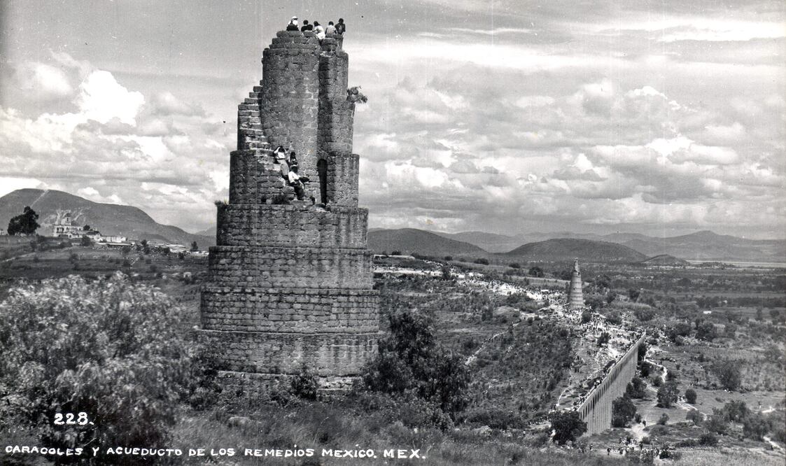 Las torres de Babel de Naucalpan