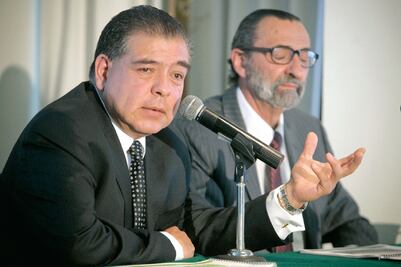 Pide Condusef a bancos verificar INE ante fraudes