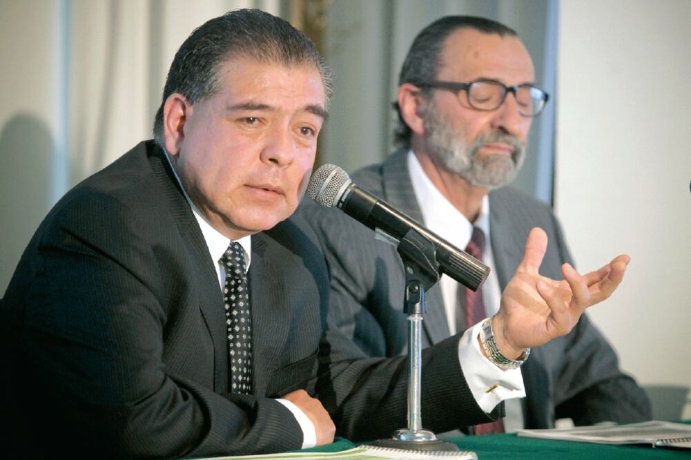 Mario Di Costanzo explicó el caso en el que una persona obtuvo seis créditos automotrices con la misma identificación pero con fotografías distintas (ARCHIVO EL UNIVERSAL)