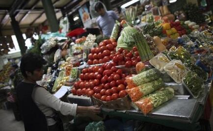 Mexico inflation cools further below central bank target