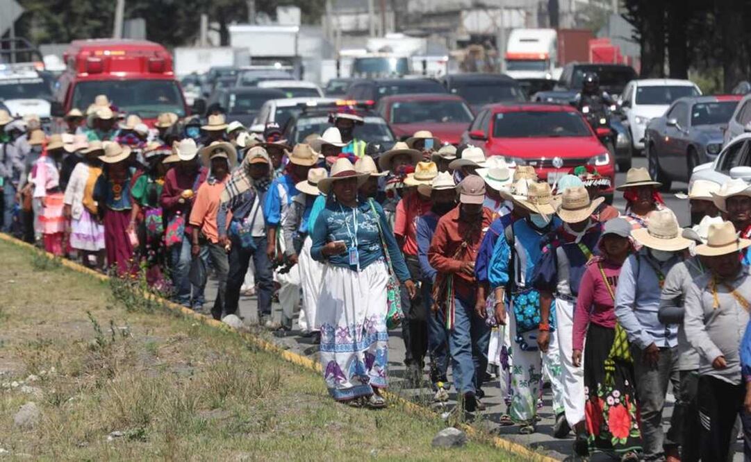 Cada día caminan de 35 a 40 kilómetros para llegar a su destino, por lo que estima que este mismo día lleguen a territorio de la Ciudad de México. Foto: Jorge Alvarado / EL UNIVERSAL