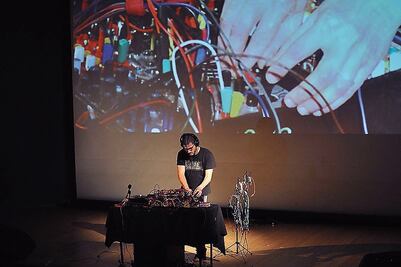 Conviven música y nuevas tecnologías