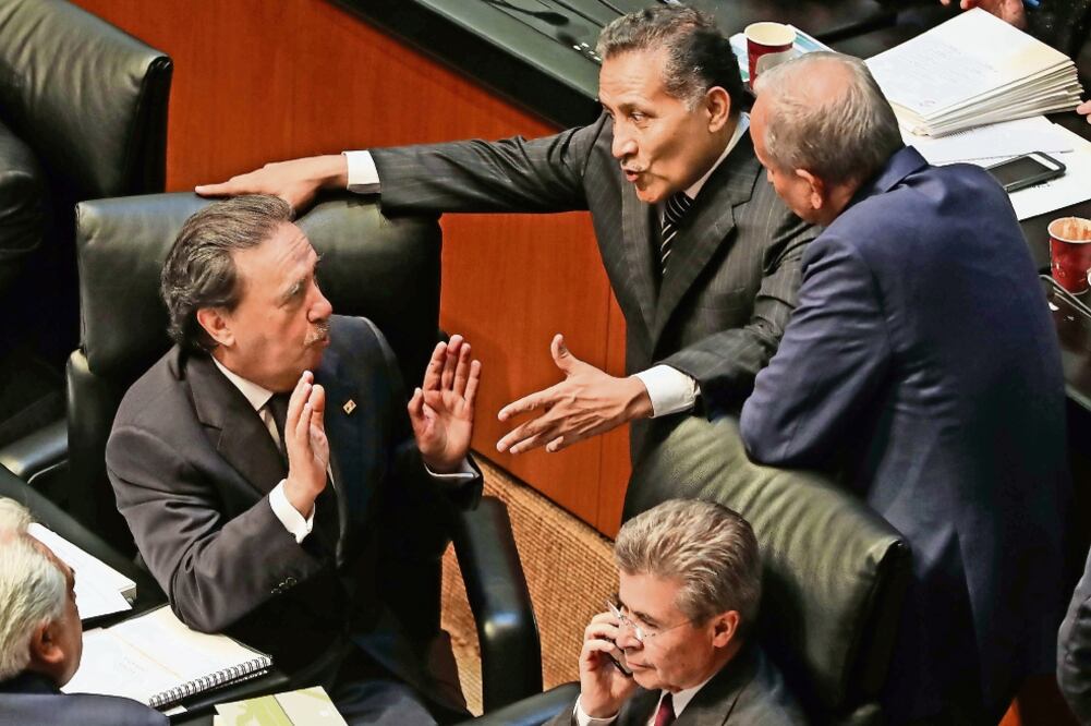 El coordinador del PRI en el Senado, Emilio Gamboa, aseguró que su partido no va a tolerar que se cometan actos de corrupción de parte de Javier Duarte ni de nadie (JUAN CARLOS REYES. EL UNIVERSAL)