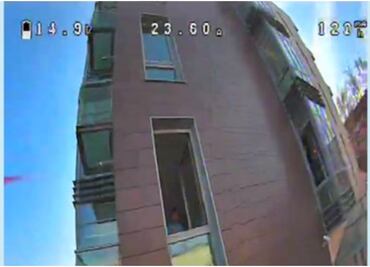 Jugador de futbol recibe premio por medio de un Dron