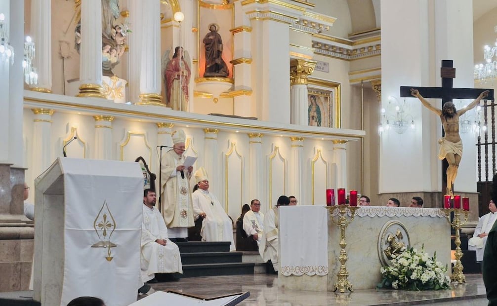 Feligresía despide a arzobispo emérito José Ulises Macías Salcedo; destacan su legado pastoral.
Foto: Especial.