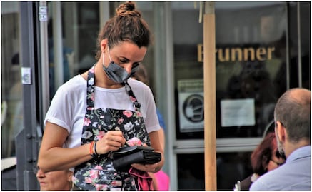 Siete de cada diez empleos generados en 2021 fueron en el sector servicios: Inegi