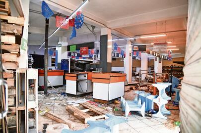 Vuelven saqueos; más de 100 vacían Aurrerá en Zumpango 