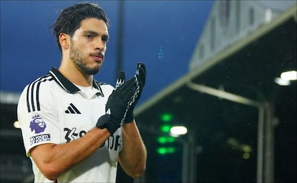 Raúl Jiménez es reconocido por la afición del rival con tremenda ovación en Premier League