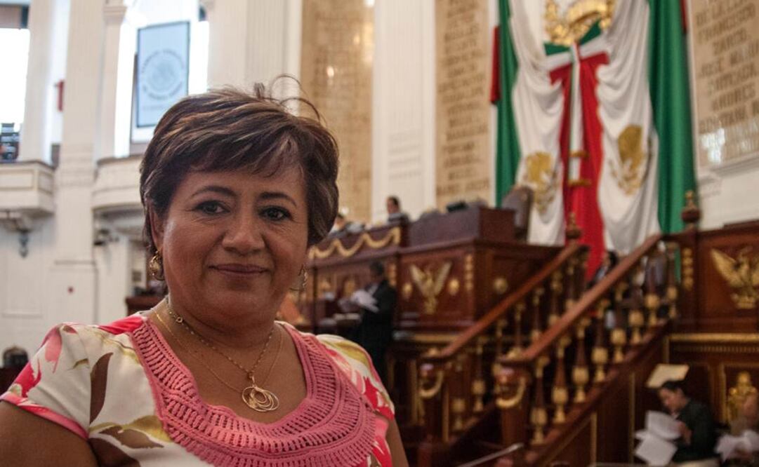 En un audio en poder de EL UNIVERSAL se escucha a la abanderada del sol azteca, Ana Julia Hernández, decir que los apoyos sociales serán entregados durante su mandato como delegada, si es que llega a ganar a los brigadistas que la apoyaron Foto: Especial