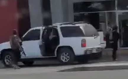 Enfrentamiento a balazos en plaza comercial de Sonora deja dos muertos y cuatro heridos