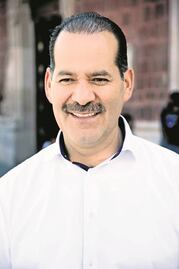 Orozco huye de los reflectores