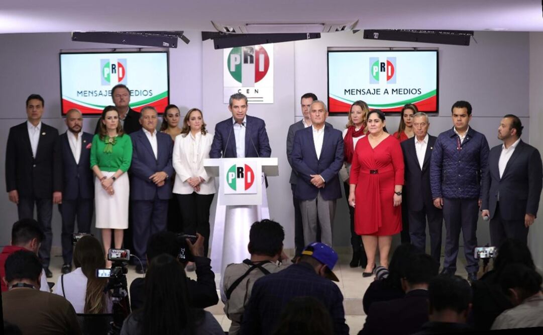 Mensaje a medios de comunicación, ofrecido por Enrique Ochoa Reza, presidente nacional del PRI (Foto: Prensa PRI)