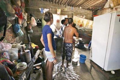 Suman 52 víctimas por intensas lluvias