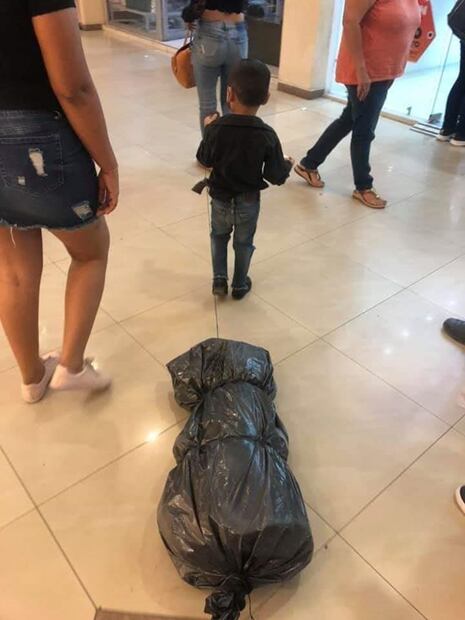 Niños disfrazados como "sicarios" generan polémica en redes sociales