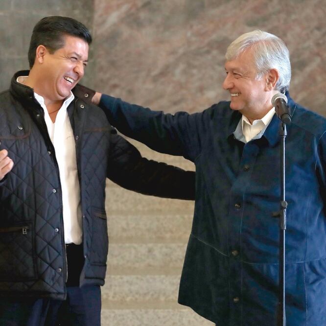 El gobernador Francisco García Cabeza de Vaca recibió en Tamaulipas al presidente electo, Andrés Manuel López Obrador, quien dijo que acabará con la violencia desde sus orígenes. (Berenice Fregoso. El Universal)
