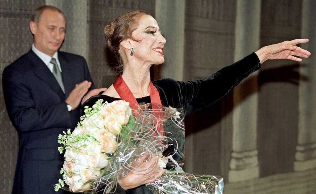 La bailarina Maya Plisetskay, junto a Vladimir Putin.Foto: AP, archivo