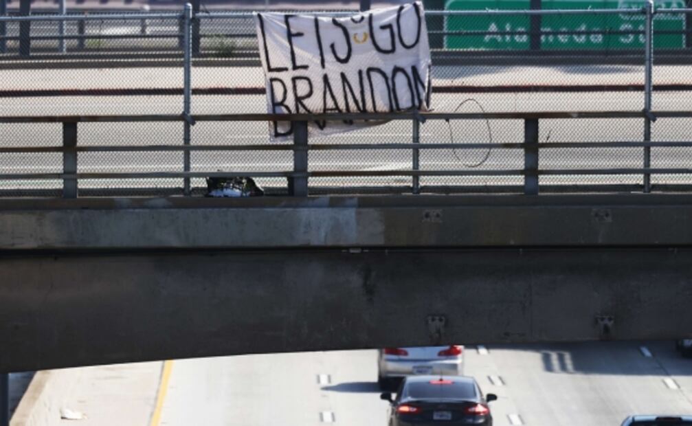 ¿Por qué en EU comenzaron a usar “¡Vamos, Brandon!” para “mandar al infierno” a Biden?