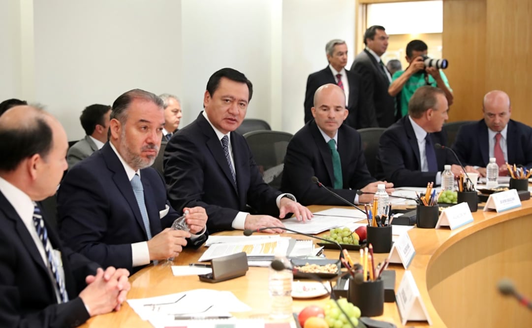 Los funcionarios federales asistieron al citatorio de la Comisión Bicameral de Seguridad Nacional del Congreso de la Unión. /Lucía Godínez - EL UNIVERSAÑ