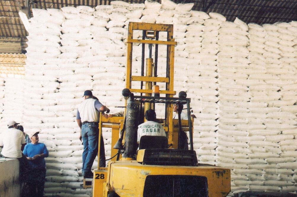 Mercado. Las exportaciones de azúcar a EU de octubre a la fecha representan 30% de lo que se vendió el año pasado (ARCHIVO EL UNIVERSAL)