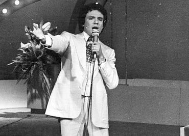 ¿Quién escribió los mayores éxitos de José José?