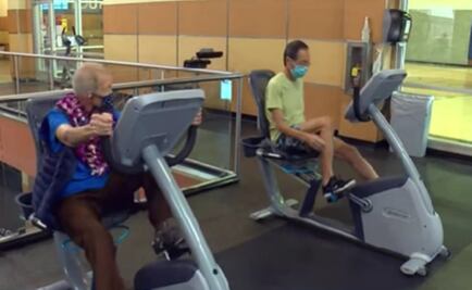 Hombre cumple 102 años y lo celebra ejercitándose en el gimnasio