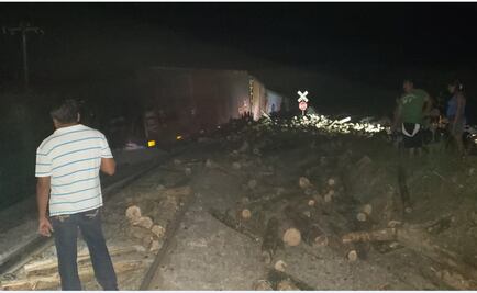 Descarrila tren tras chocar con tráiler en Veracruz