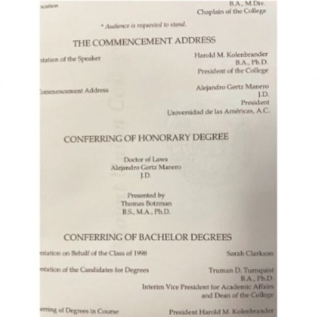 Es honorario uno de los tres doctorados del fiscal General Alejandro Gertz
