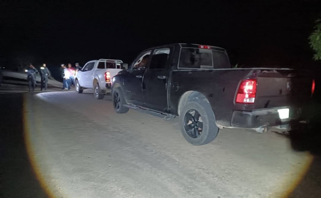 Atacan a balazos a camioneta que participaba en gira del  gobernador de Oaxaca; fue un intento de robo. Foto Especial