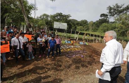 “Yo no me canso ganso y ustedes no se hagan patos”, dice AMLO a sembradores