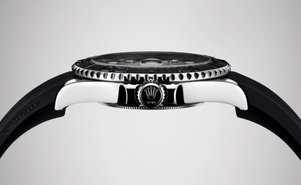 Navegante “all dark” en alta mar