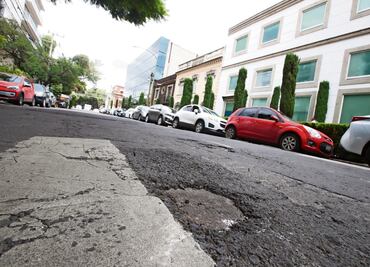 Presentan más calles de la Roma baches y hundimientos