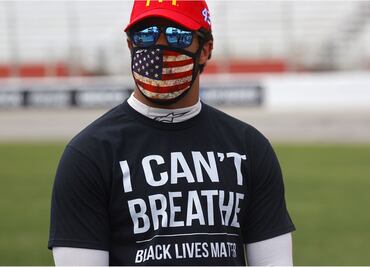 El piloto afroamericano que busca abolir el racismo a través de la Nascar