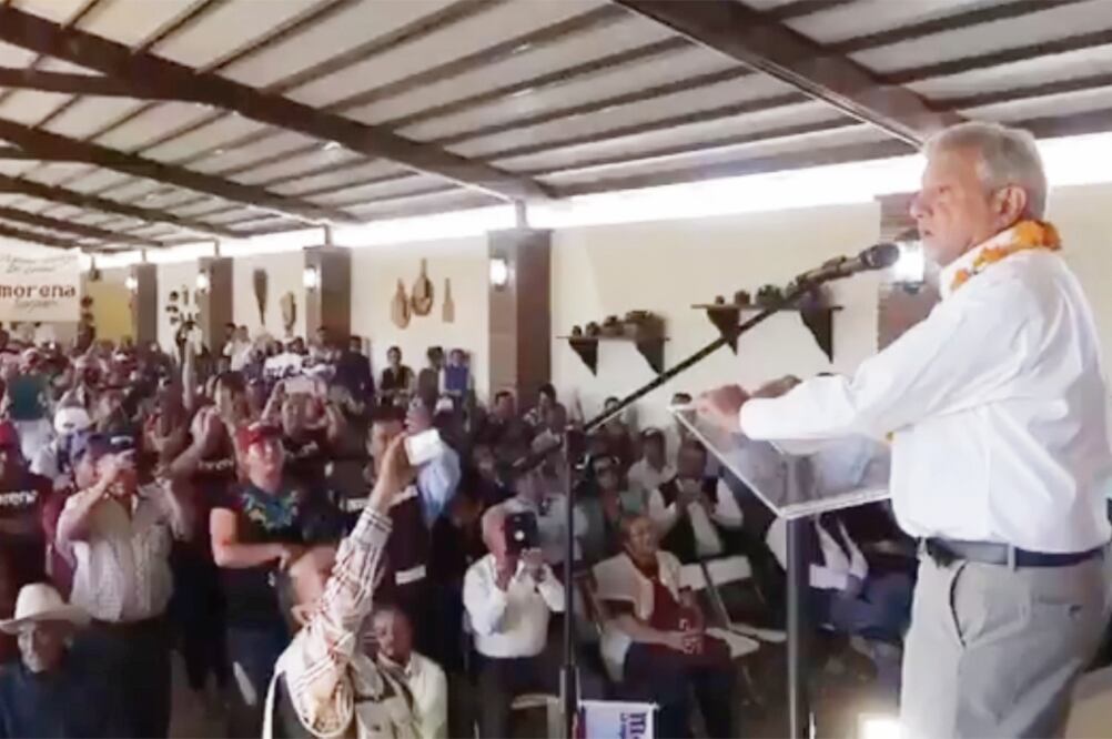 Andrés Manuel López Obrador consideró que sus seguidores deben trabajar desde abajo para lograr un verdadero cambio en el país. Foto: ARCHIVO EL UNIVERSAL