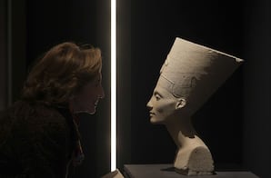 Del caballito al ataúd, las piezas que muestran cómo era la infancia en el antiguo Egipto