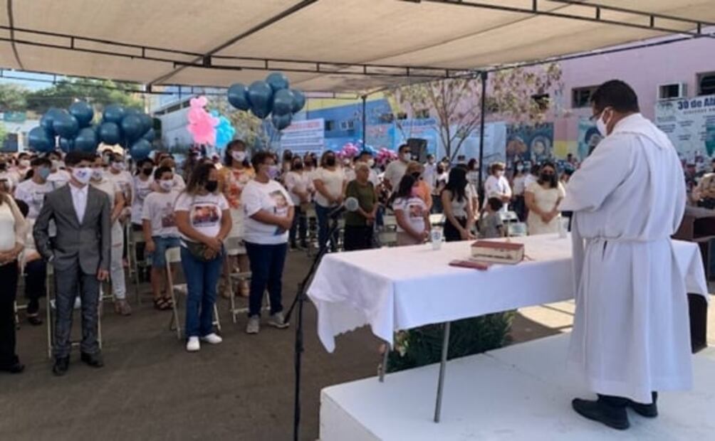 Con misa y globos, recuerdan a las 49 niñas y niños que murieron en la Guardería ABC